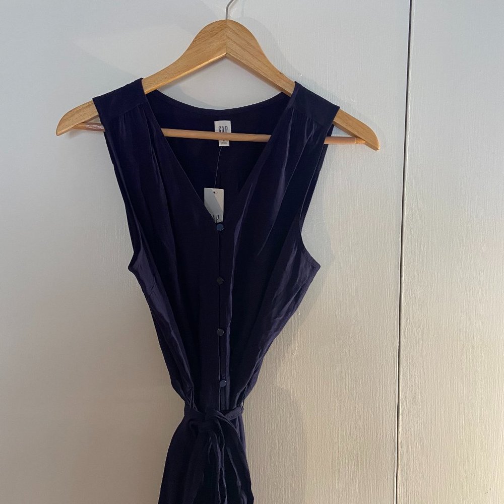 cute button up dress from gap!